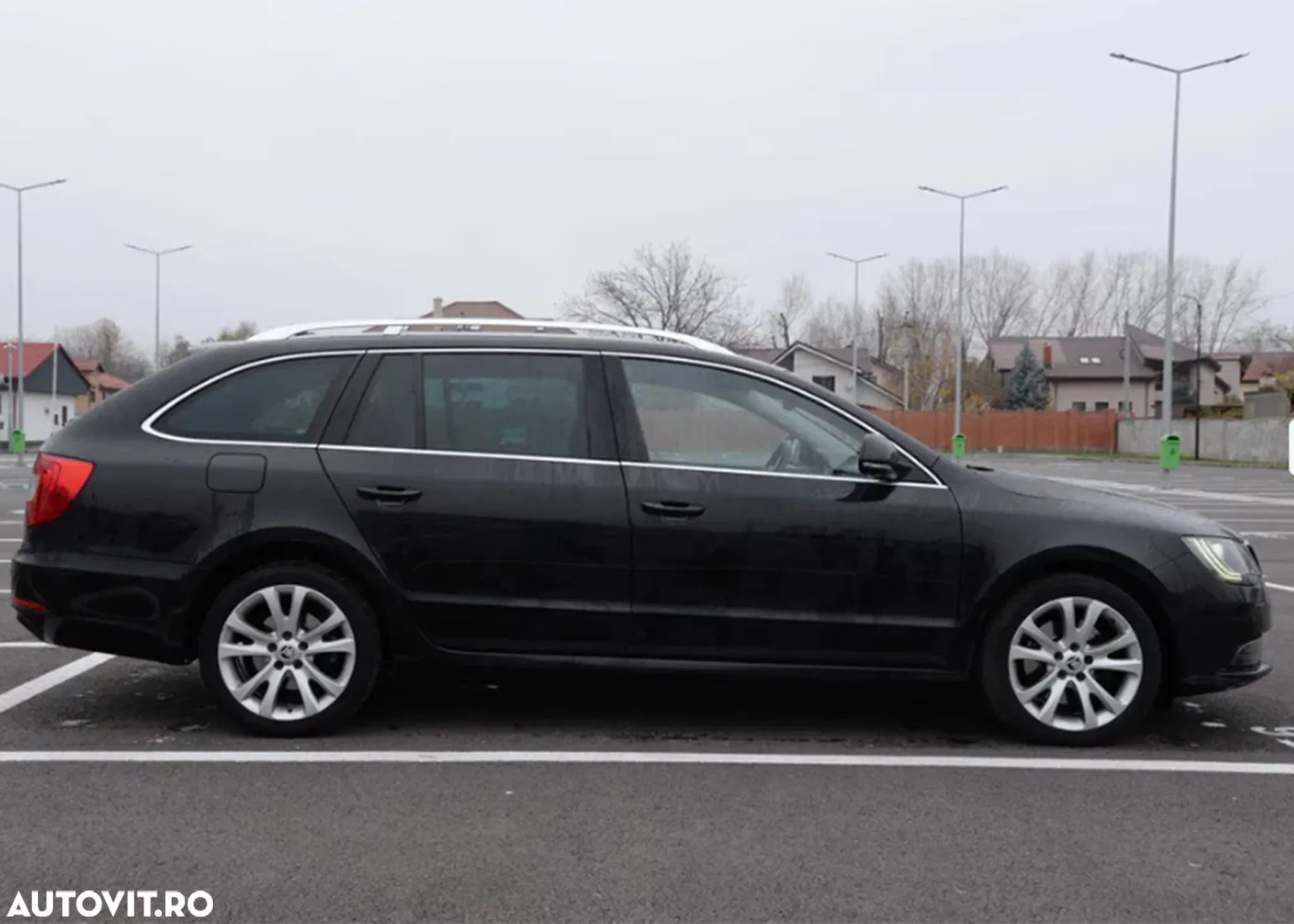 Skoda Superb Combi 2.0 TDI Ambition - 4