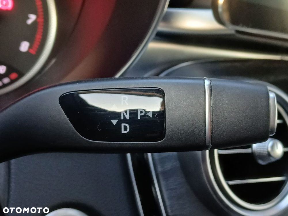 Mercedes-Benz Klasa C 180 9G-TRONIC - 39