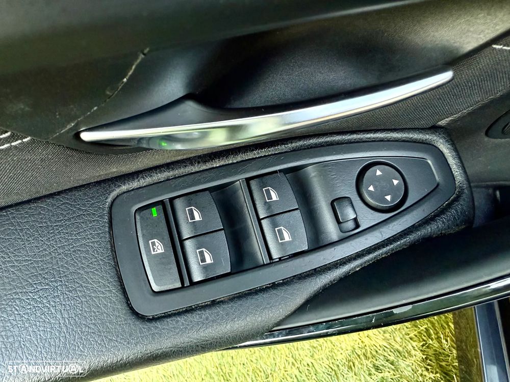 BMW 320 d Auto Line Sport - 21
