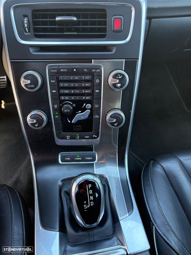 Volvo V60 2.4 D6 R-Design Sum.AWD Phev - 30