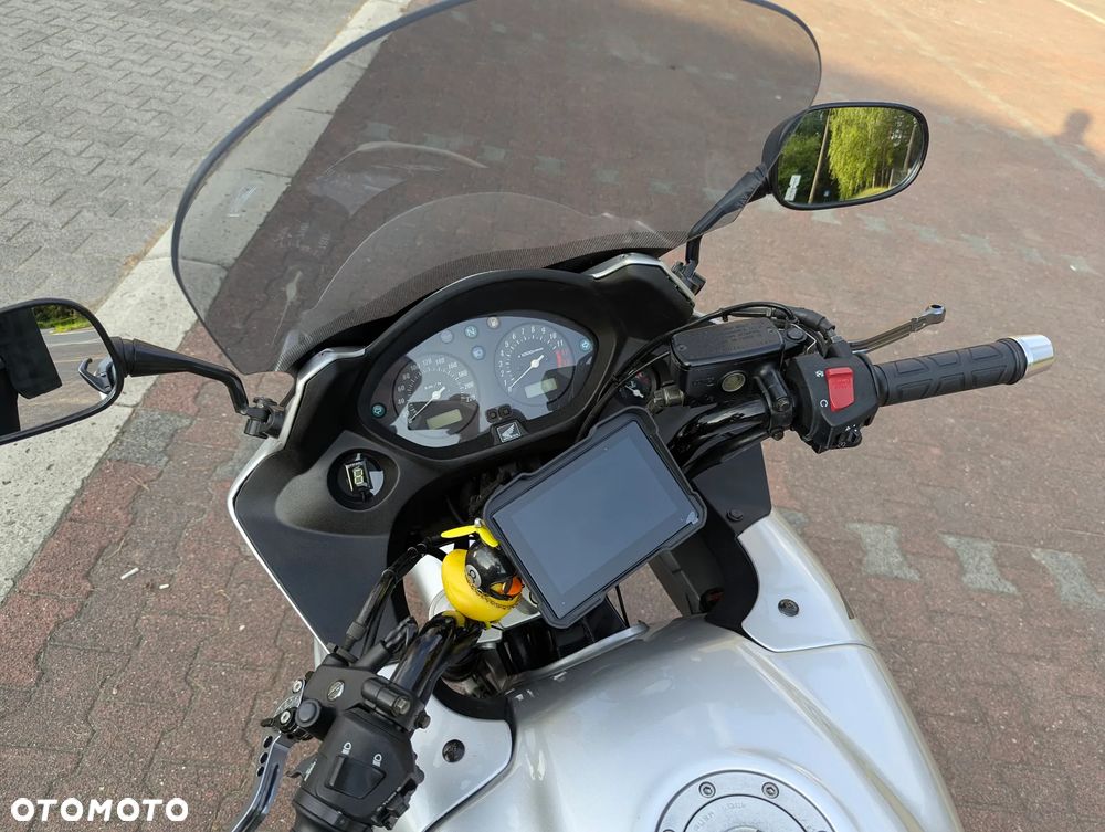 Honda CBF - 10