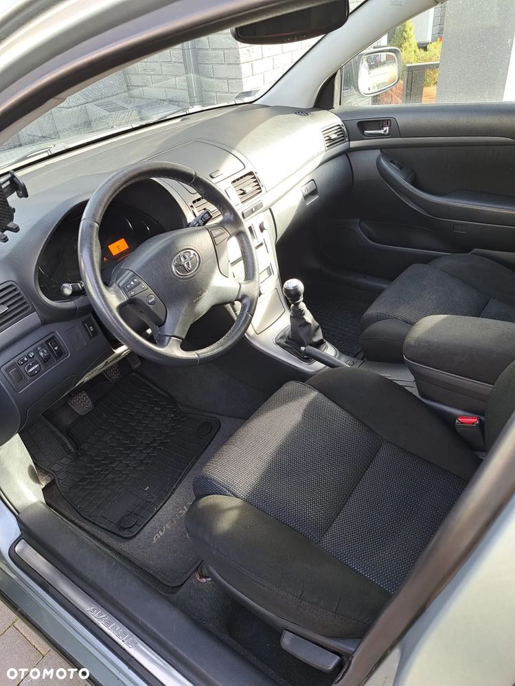 Toyota Avensis 2.0 D-4D - 3