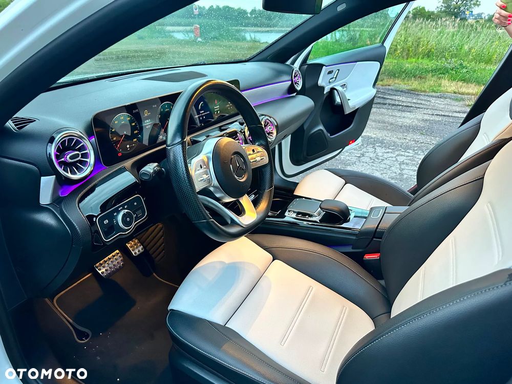 Mercedes-Benz Klasa A 220 4-Matic AMG Line 7G-DCT - 9