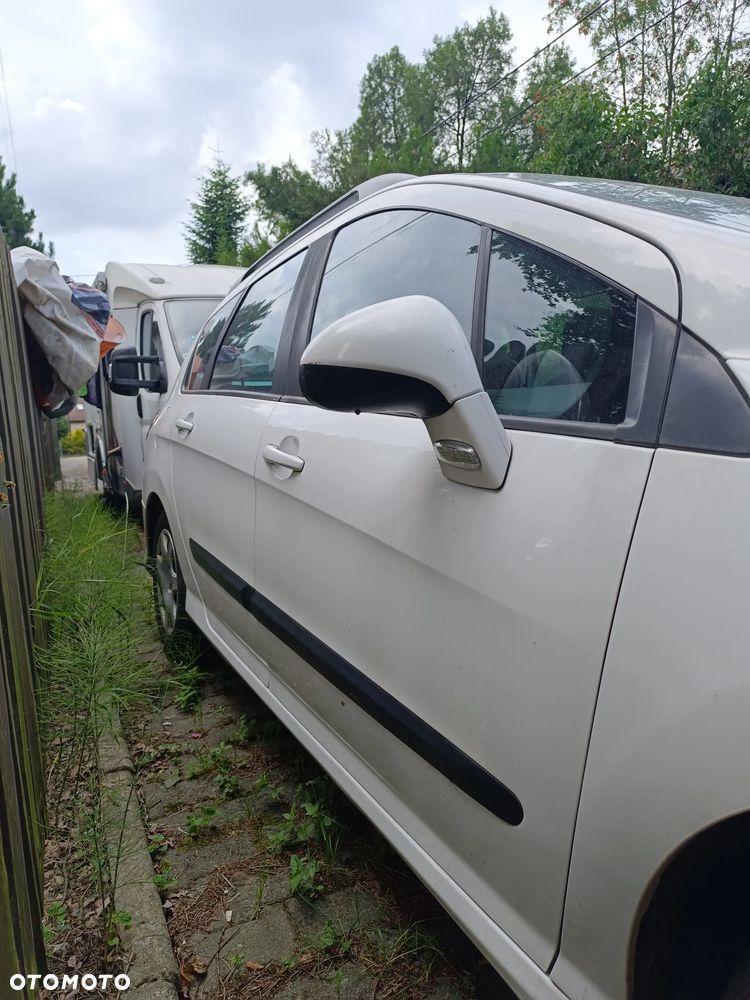Peugeot 308 - 8
