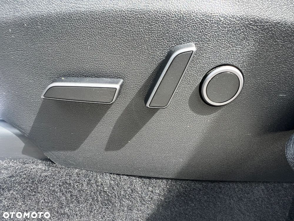 Tesla Model Y RWD - 15