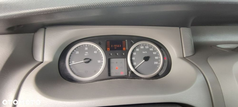Opel Vivaro - 26