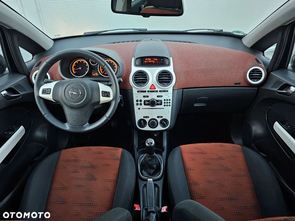 Opel Corsa 1.4 16V Satellite - 26