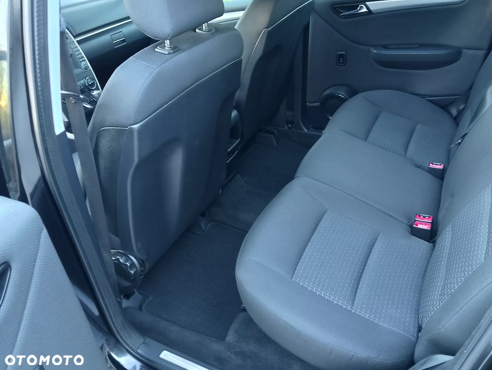 Mercedes-Benz Klasa B 180 BlueEFFICIENCY SPORT EDITION - 14