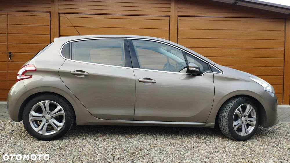 Peugeot 208 - 7