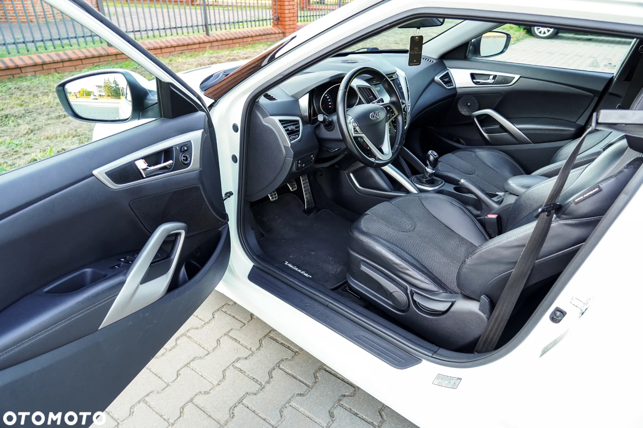Hyundai Veloster 1.6 blue Premium - 24