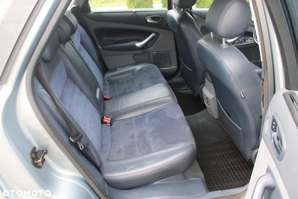 Ford Mondeo 1.8 TDCi Titanium - 24