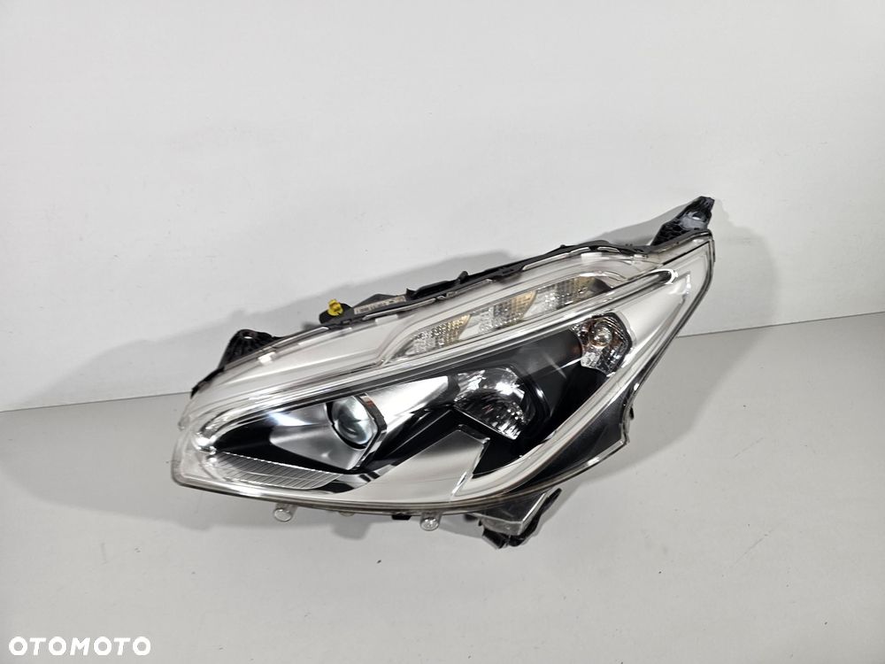 Peugeot 208 lift 2015-19r lampa przód przednia lewa soczewka europa - 4