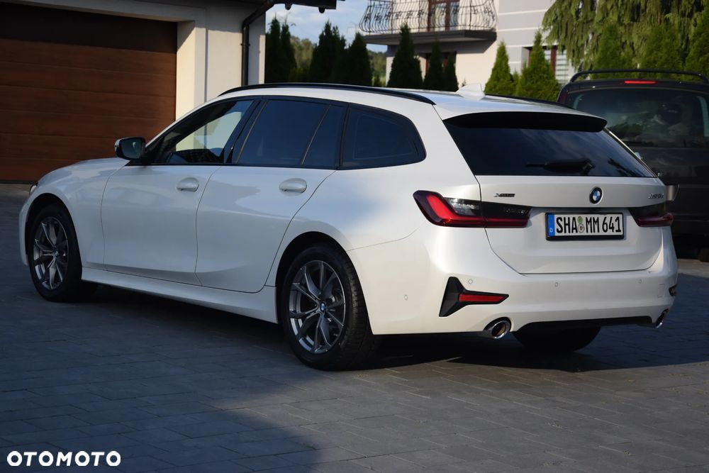 BMW Seria 3 320d xDrive Luxury Line Purity sport - 10