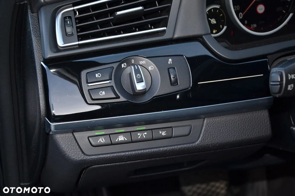 BMW Seria 7 750d xDrive - 15