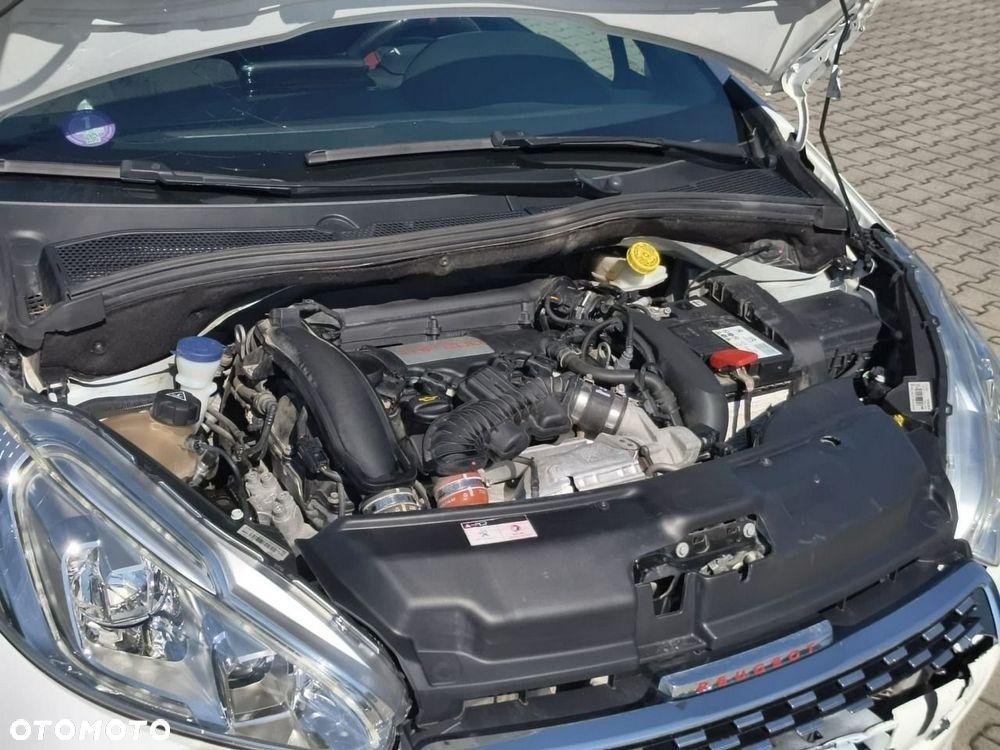 Peugeot 208 - 22