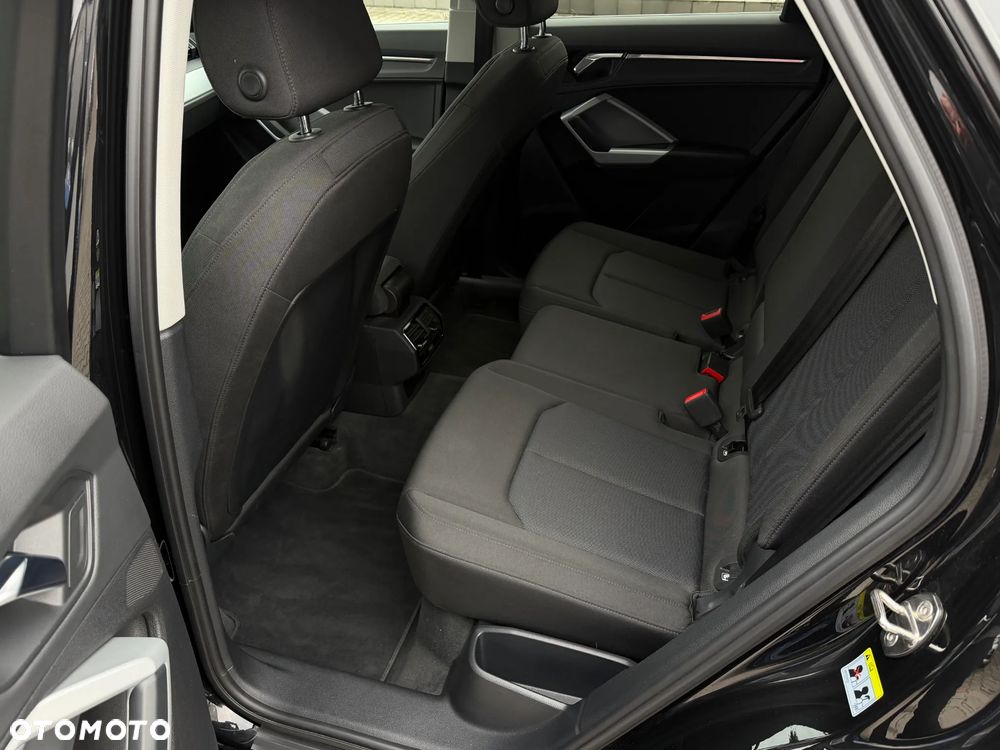 Audi Q3 Sportback - 13