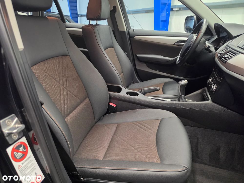 BMW X1 sDrive18d xLine - 30