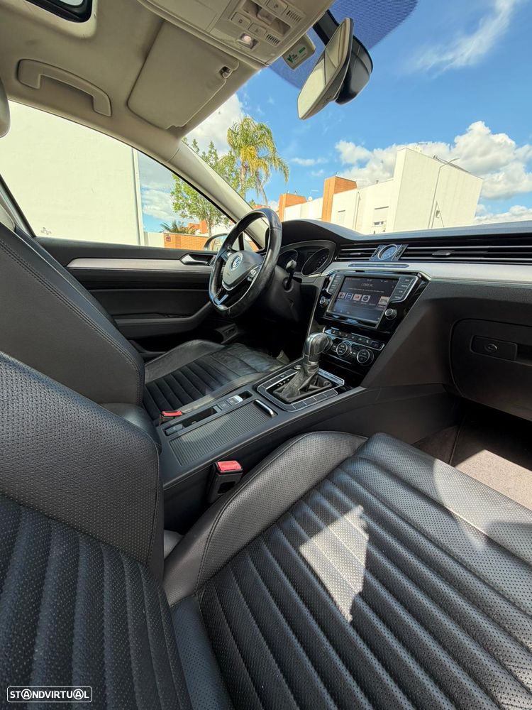 VW Passat Variant 2.0 TDI Confortline DSG - 28