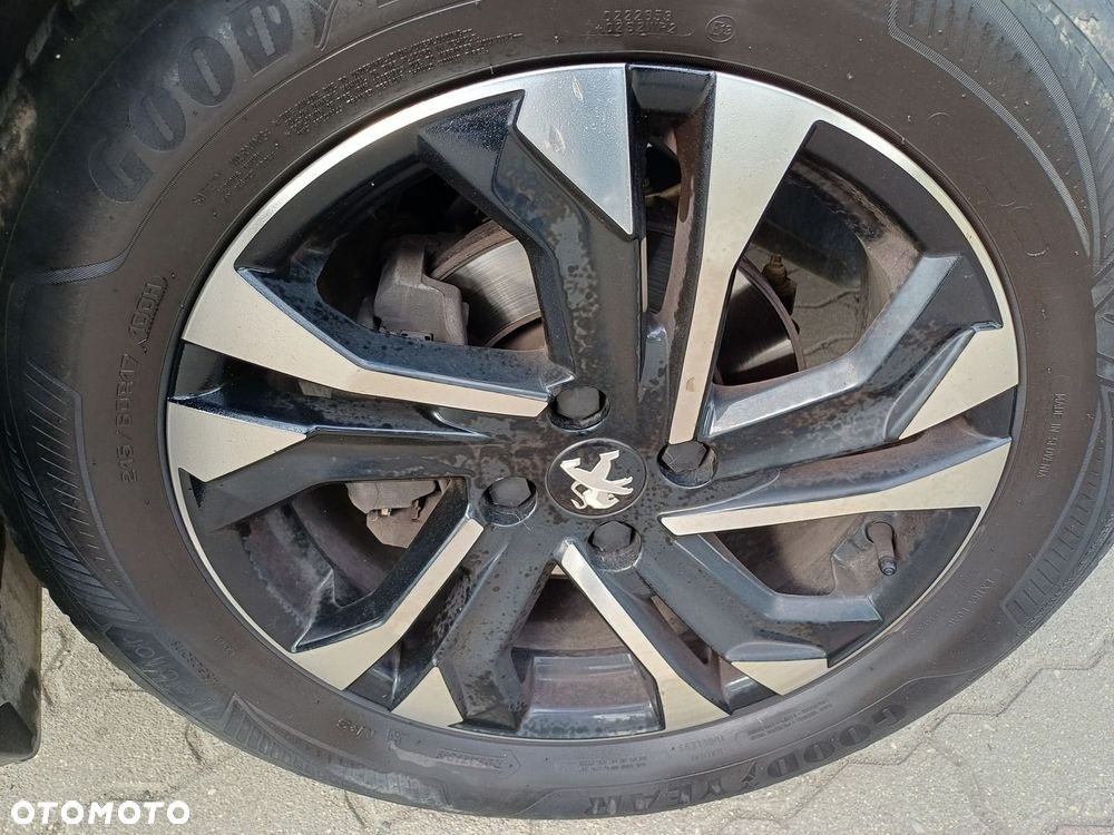 Peugeot 2008 1.2 PureTech Allure Pack S&S EAT8 - 23