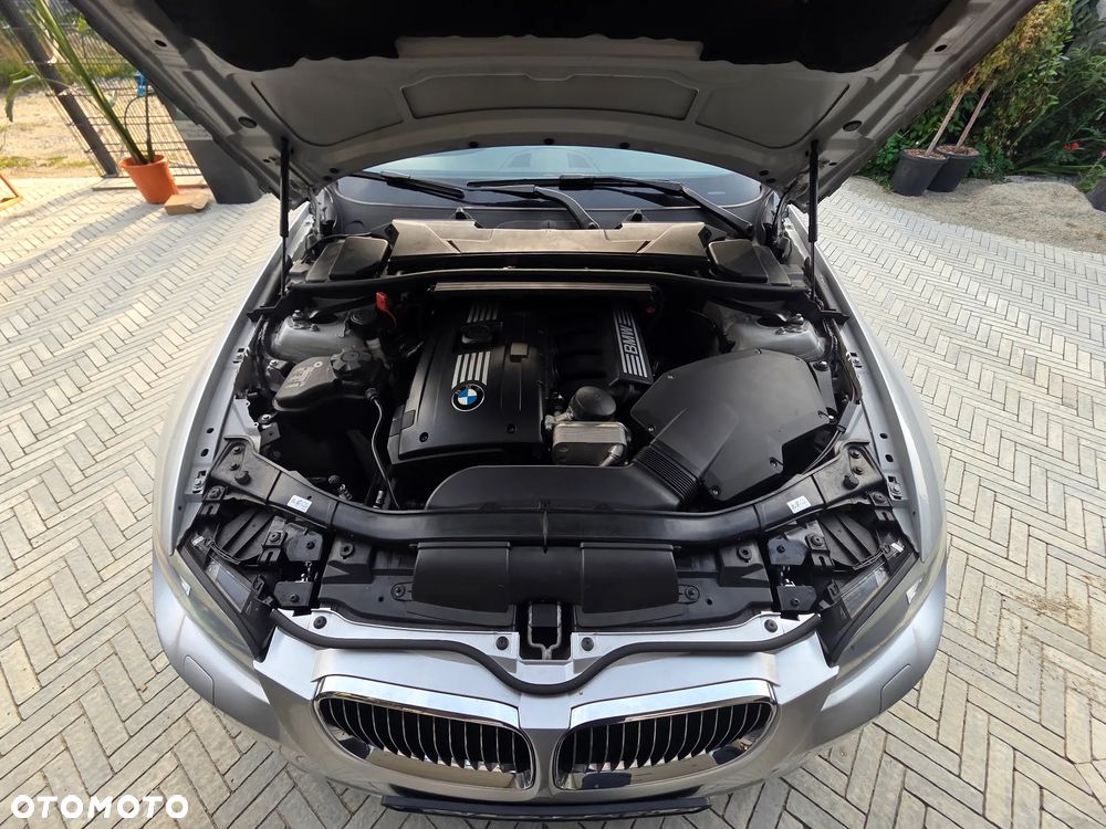 BMW Seria 3 325i - 22