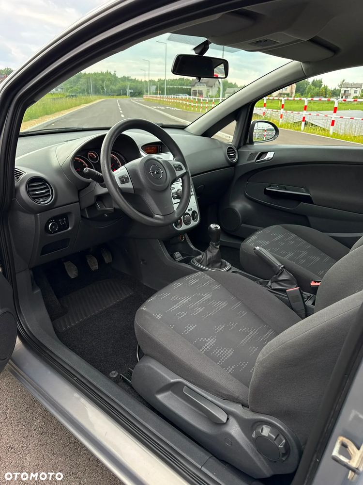 Opel Corsa 1.4 16V Enjoy - 27