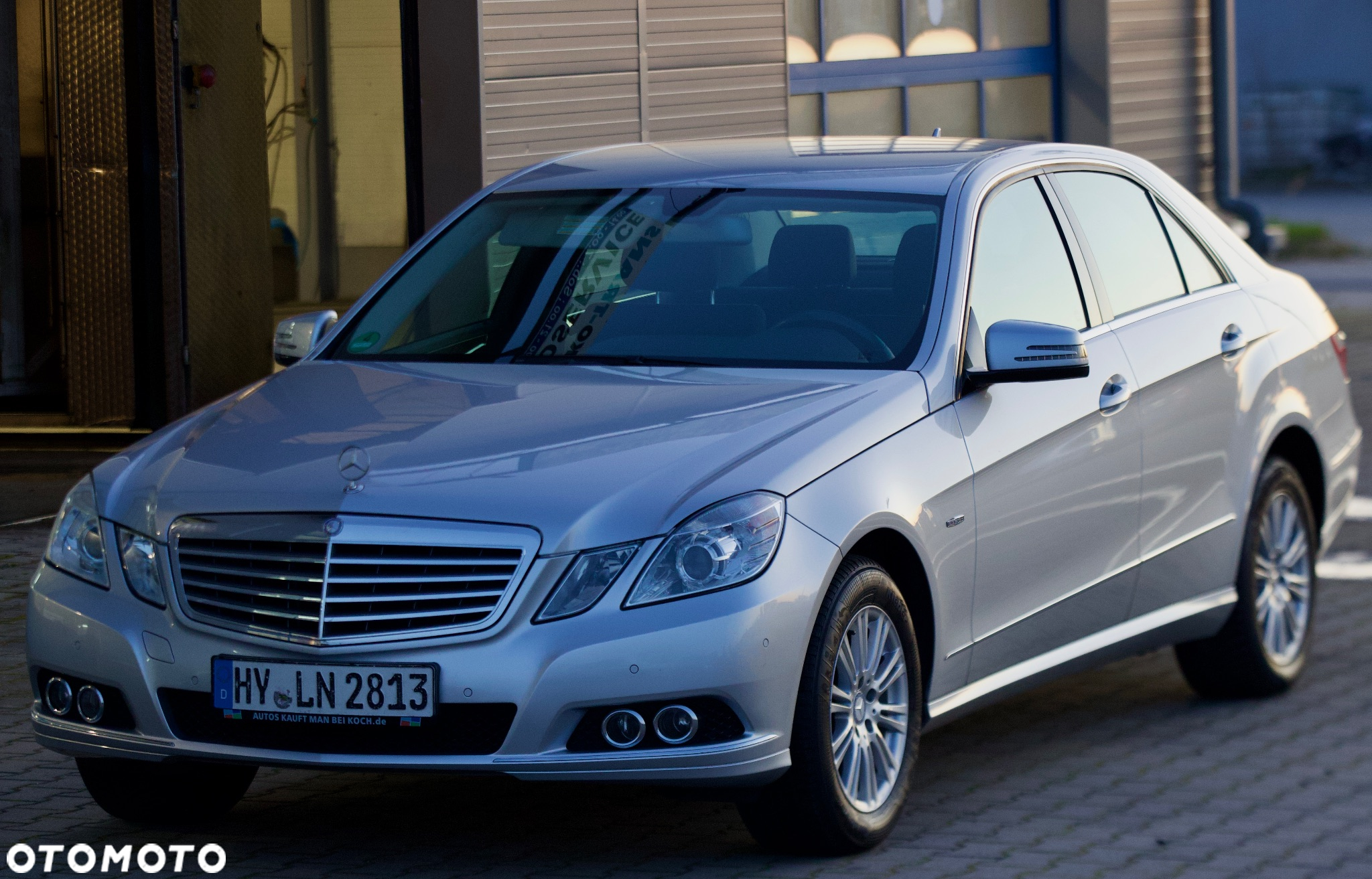 Mercedes-Benz Klasa E 200 T CGI BlueEFFICIENCY Elegance - 11