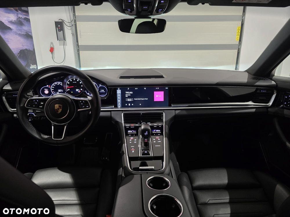Porsche Panamera - 4