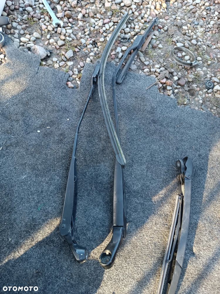 RAMIĘ RAMIONA LEWE PRAWE  WYCIERACZEK PRZÓD FORD KA MK2 EUROPA - 1