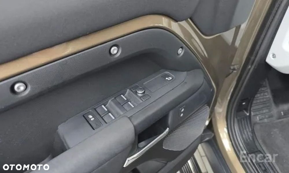 Land Rover Defender - 18