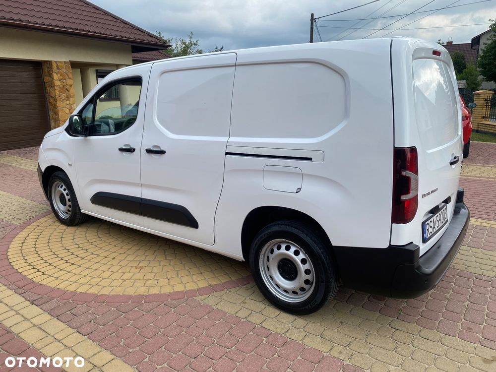Citroën BERLINGO 1.6 HDI, MAX długi, 3-osobowy, klimatyzacja, zakupiony w salonie w Rzeszowie, bezwypadkowy - 17