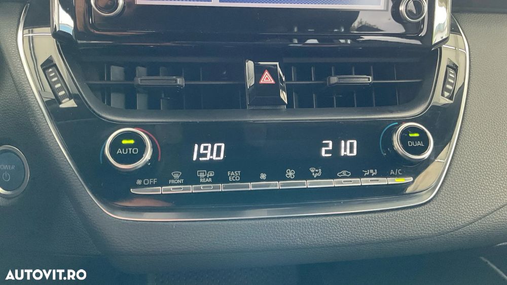 Toyota Corolla 1.8 HSD Eco - 30