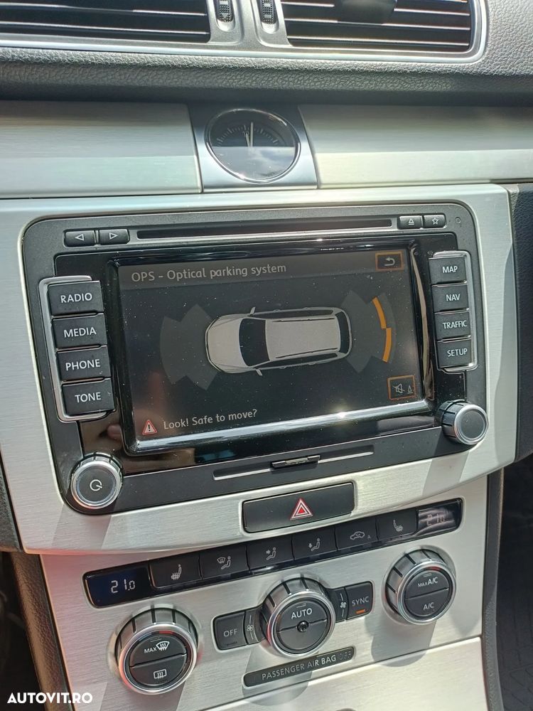 Volkswagen Passat Variant 2.0 TDI BlueMotion Technology DSG Highline - 8