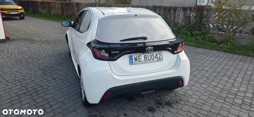 Toyota yaris VAN - 11