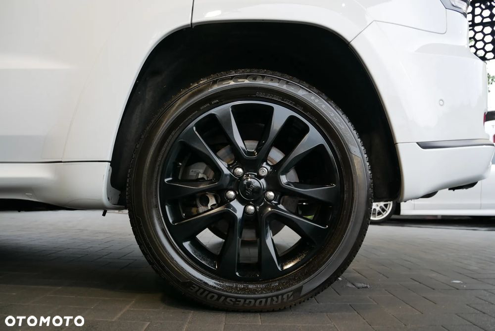 Jeep Grand Cherokee - 36