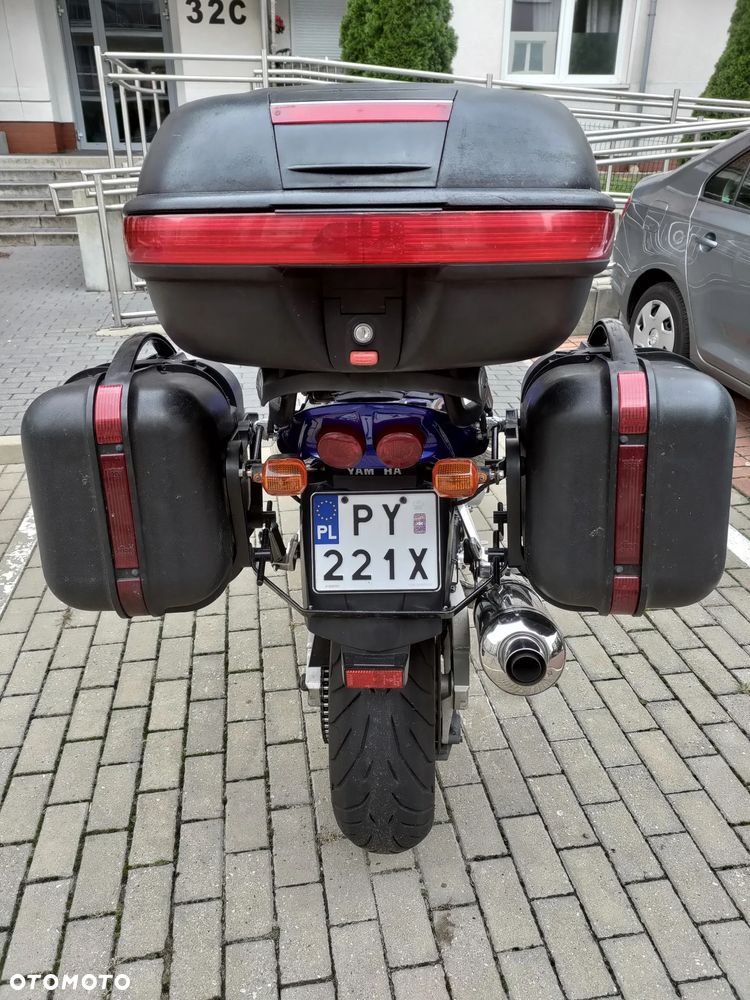 Yamaha FZS - 4
