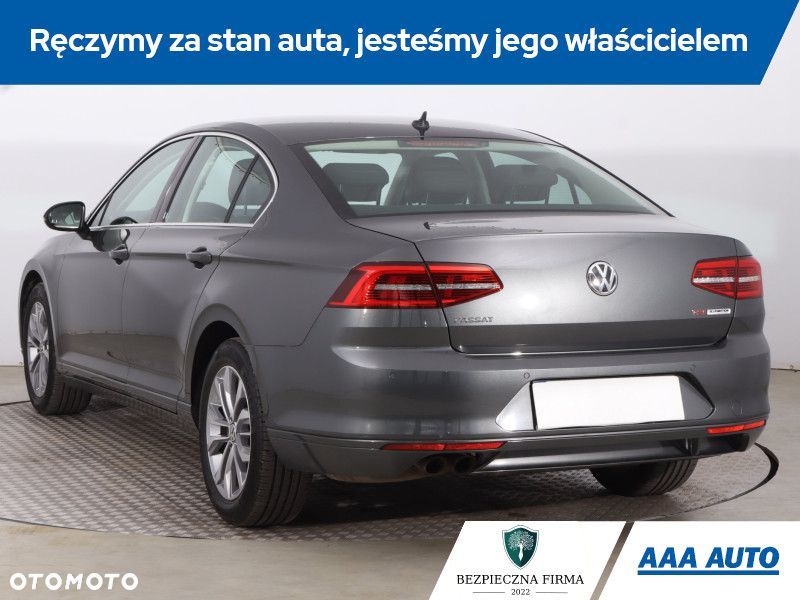 Volkswagen Passat - 6