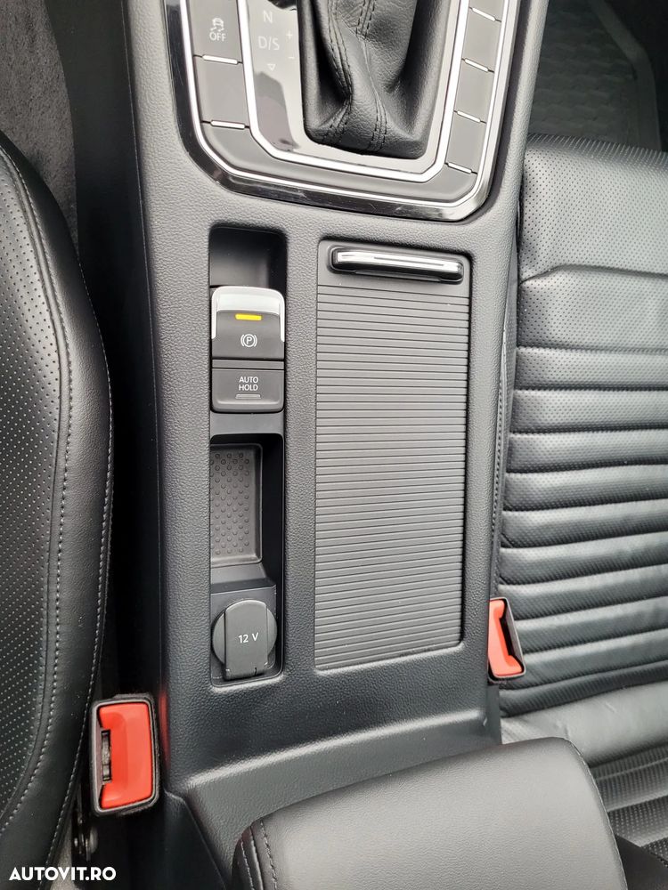 Volkswagen Passat Variant 2.0 TSI DSG 4Motion Highline - 29