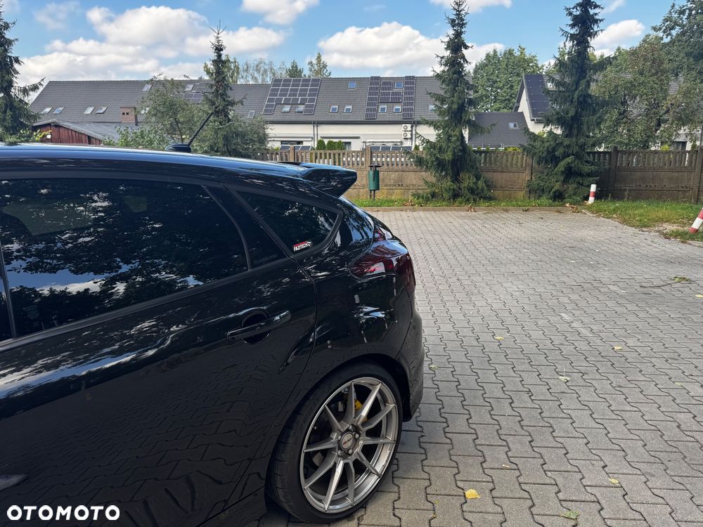 Ford Focus 2.0 EcoBoost ST-2 - 11