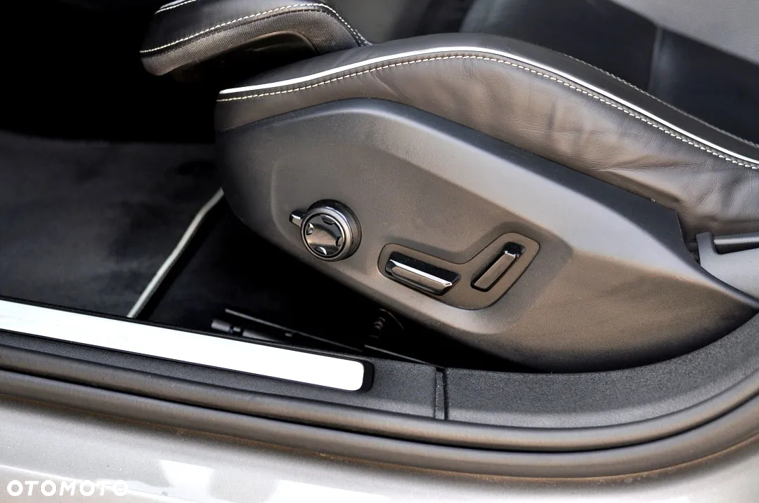 Volvo S60 T5 AWD R-Design - 16