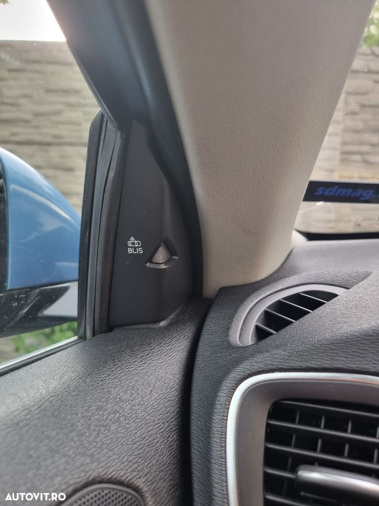 Volvo V40 D4 VEA Momentum - 7