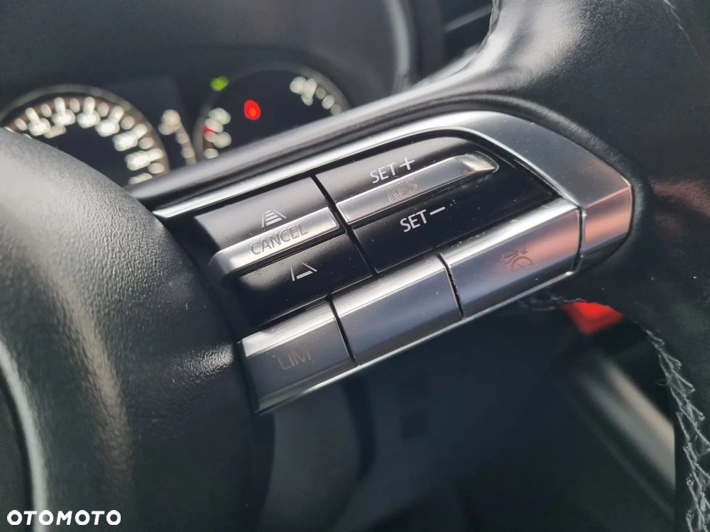 Mazda 3 SKYACTIV-G 2.0 M-Hybrid DRIVE - 17