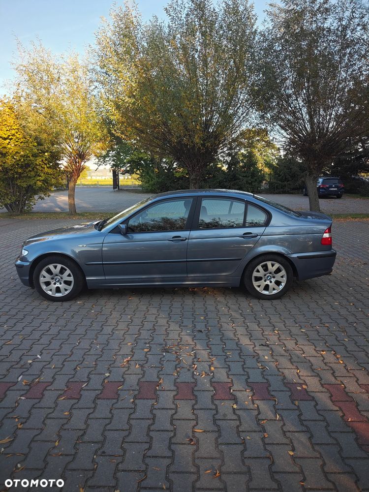 BMW Seria 3 318i - 15