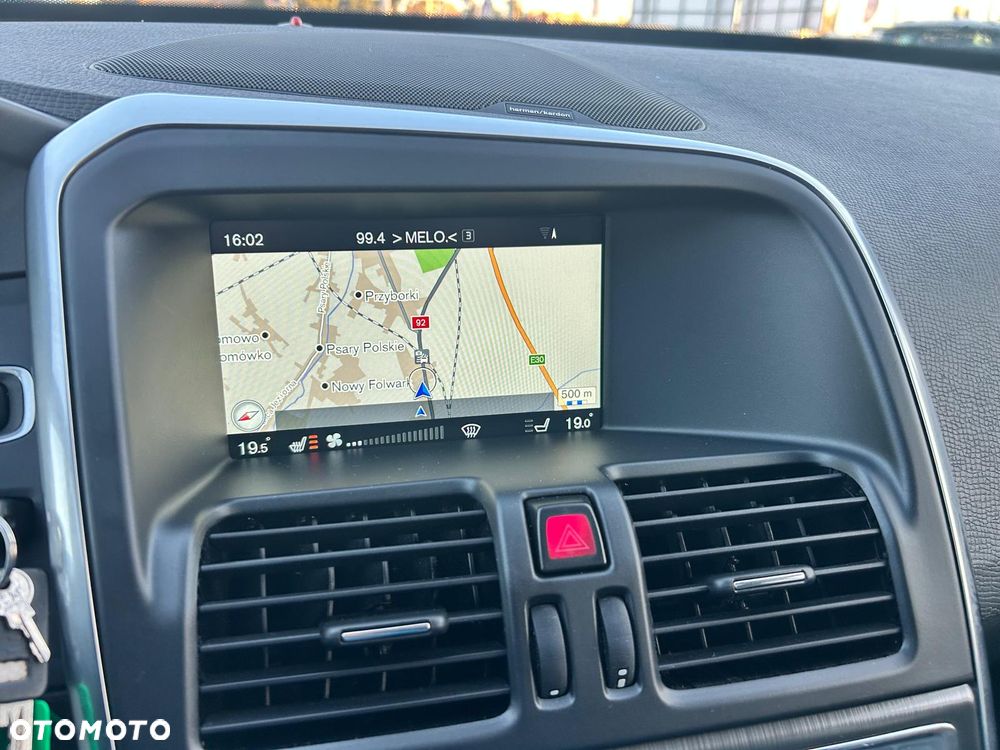 Volvo XC 60 D4 Geartronic Momentum - 33