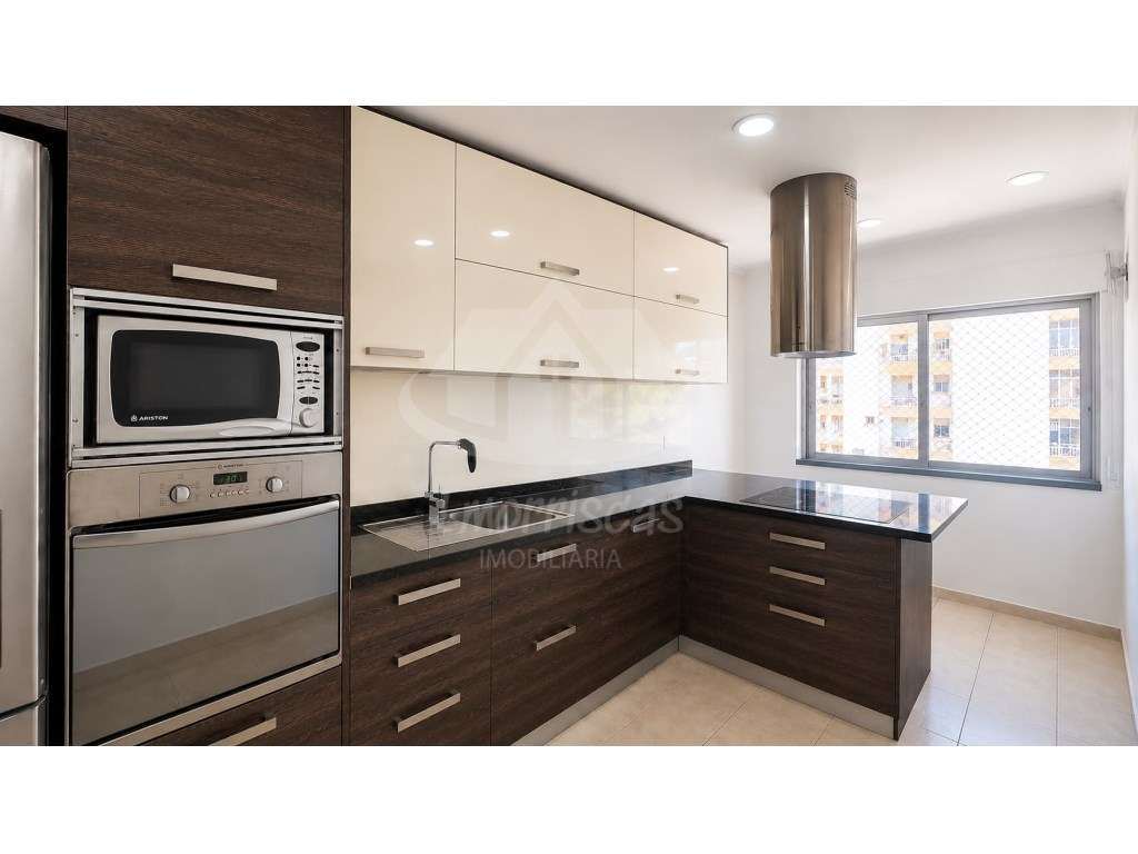 T3 Remodelado | Vista Rio | Cozinha Equipada | Arrecadação | São Jo... - Grande imagem: 2/19