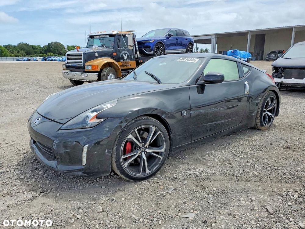Nissan 370 Z - 2