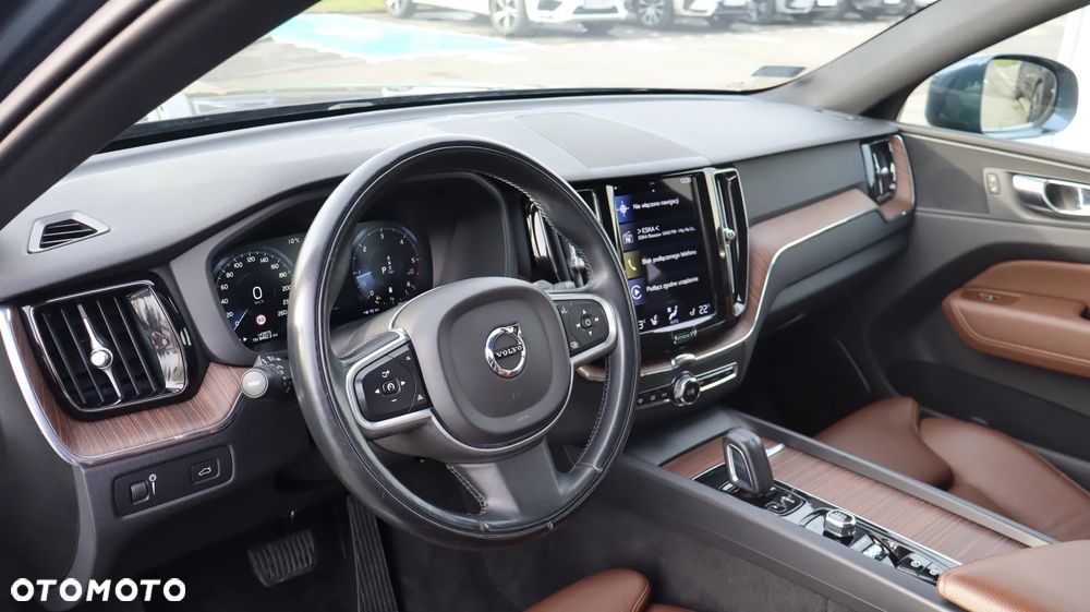 Volvo XC 60 B4 D AWD Momentum - 13