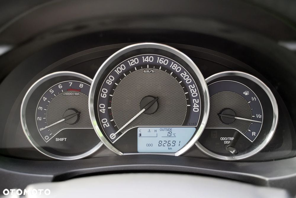 Toyota Corolla 1.6 Premium - 8