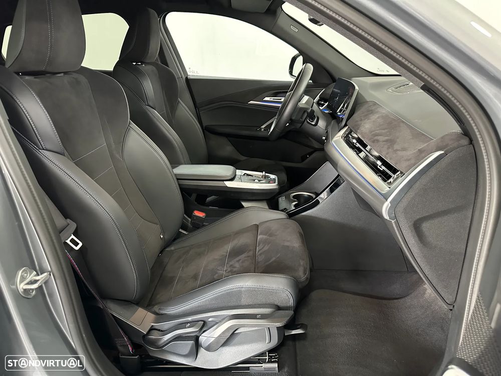 BMW iX2 eDrive20 Pack Desportivo M - 21