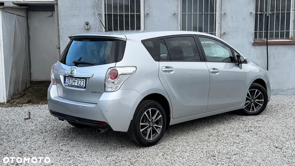 Toyota Verso 1.8 5-Sitzer Executive - 2
