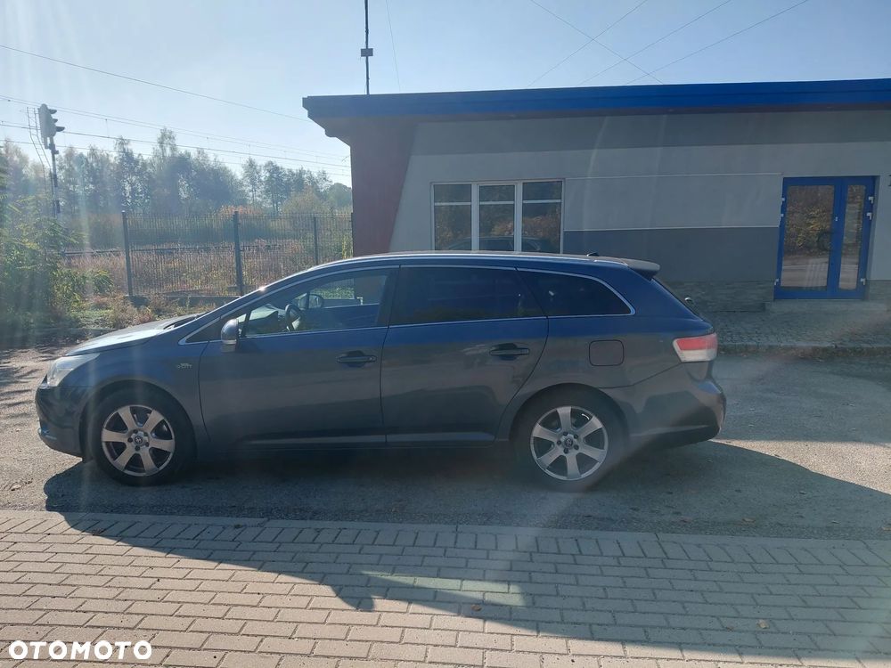Toyota Avensis - 5